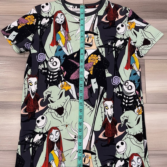CAKEWORTHY Disney Tim Burton's The Nightmare Before Christmas Tee Size Small - Picture 5 of 15